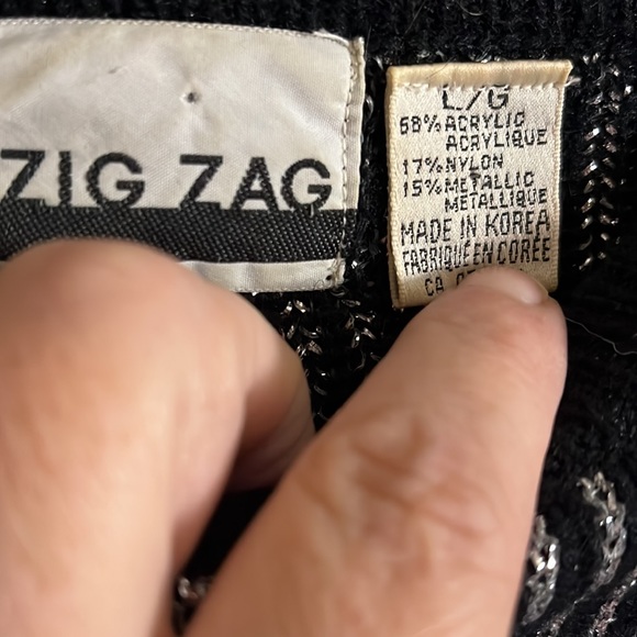 Black & Silver bow Sweater made in Korea - Picture 5 of 6